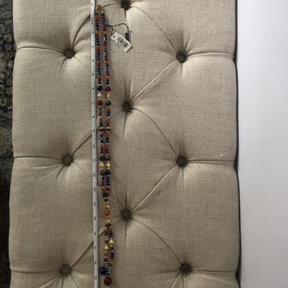 Lucite beaded necklace with goldtone accents - Picture 5 of 5